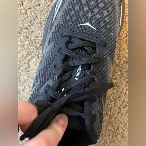 Clifton 9 hokas size 7.5 wide - Picture 8 of 10